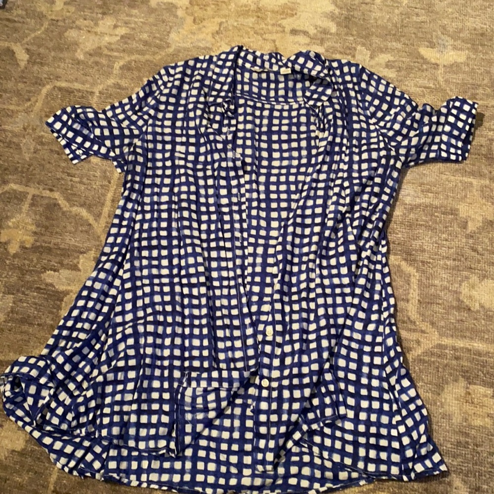 Short sleeve button up